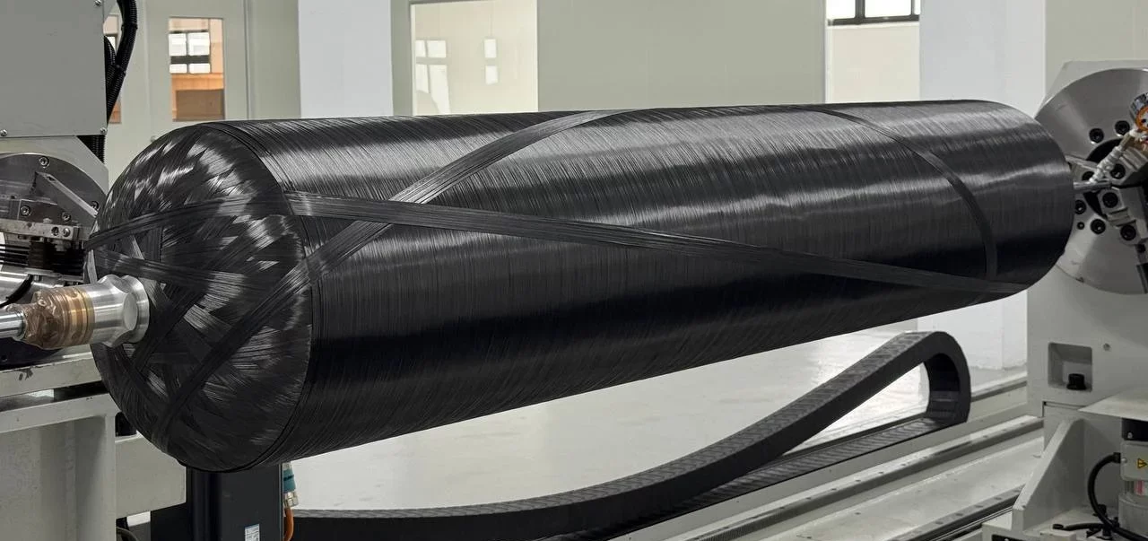 Carbon fiber filament winding process for 700 bar hydrogen storage tank